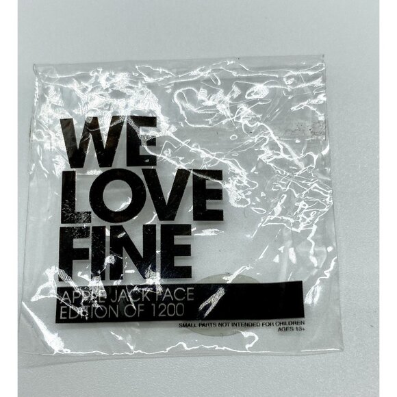 My Little Pony WeLoveFine G4 Applejack Limited Edition Metal Pin 2013 New - Picture 4 of 4